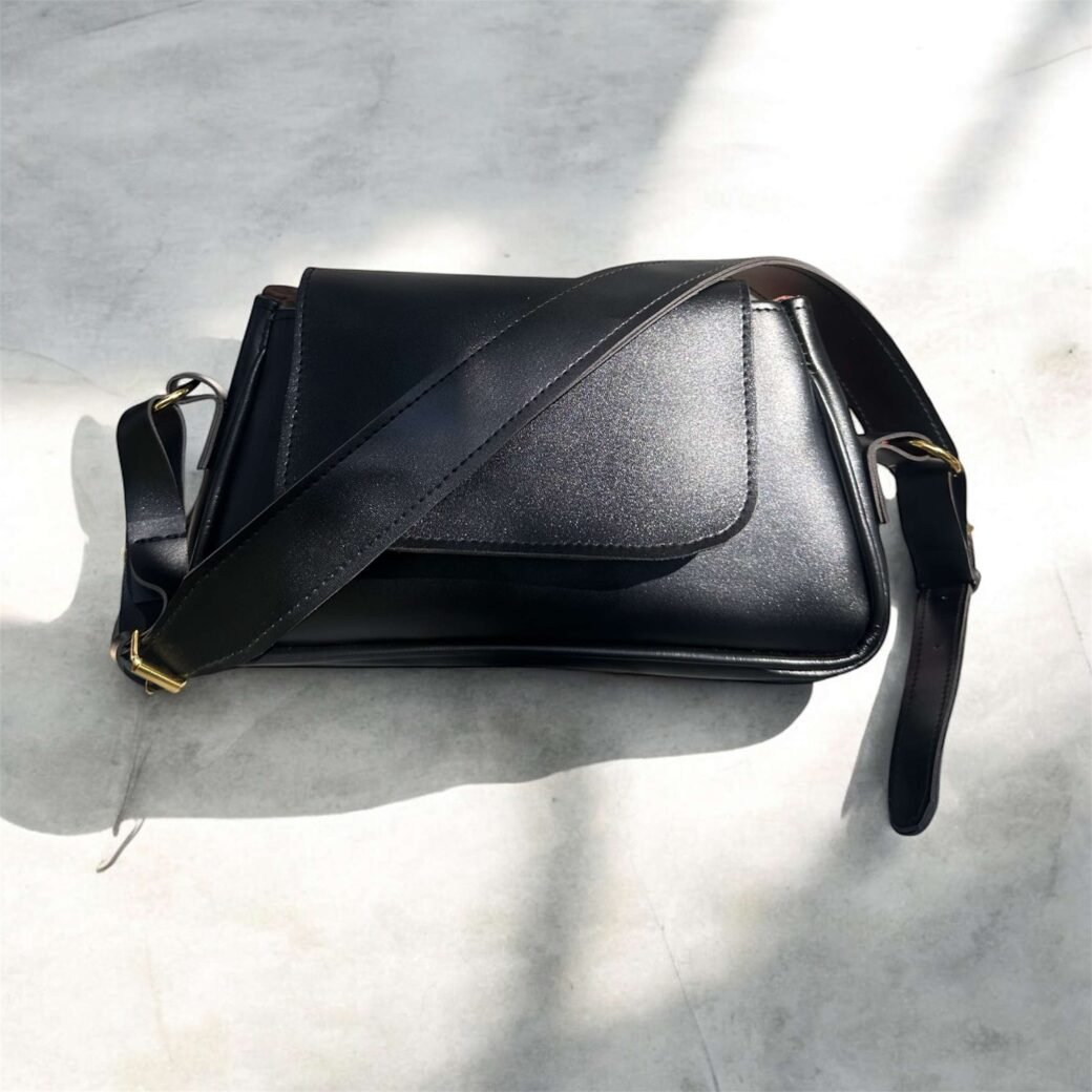 Black Small Shoulder Bag - Image 4